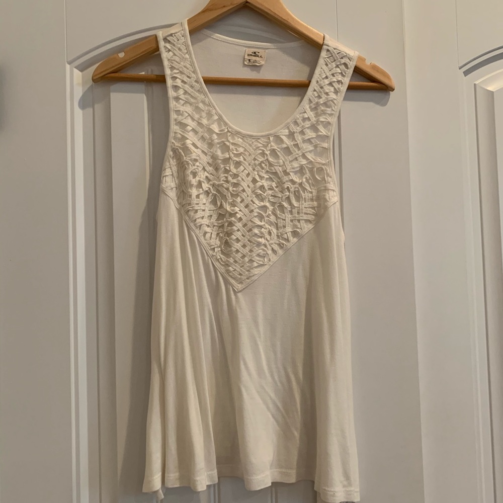 Adorable off white top from O’Neil